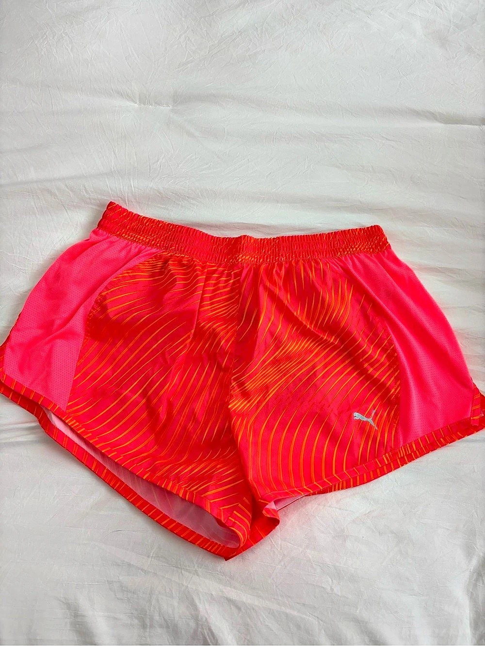 Puma Athletic Shorts in Pink Size Large